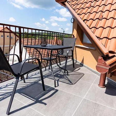 게스트하우스 Rose 3*