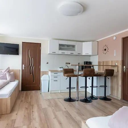 Konukevi Rose 3*